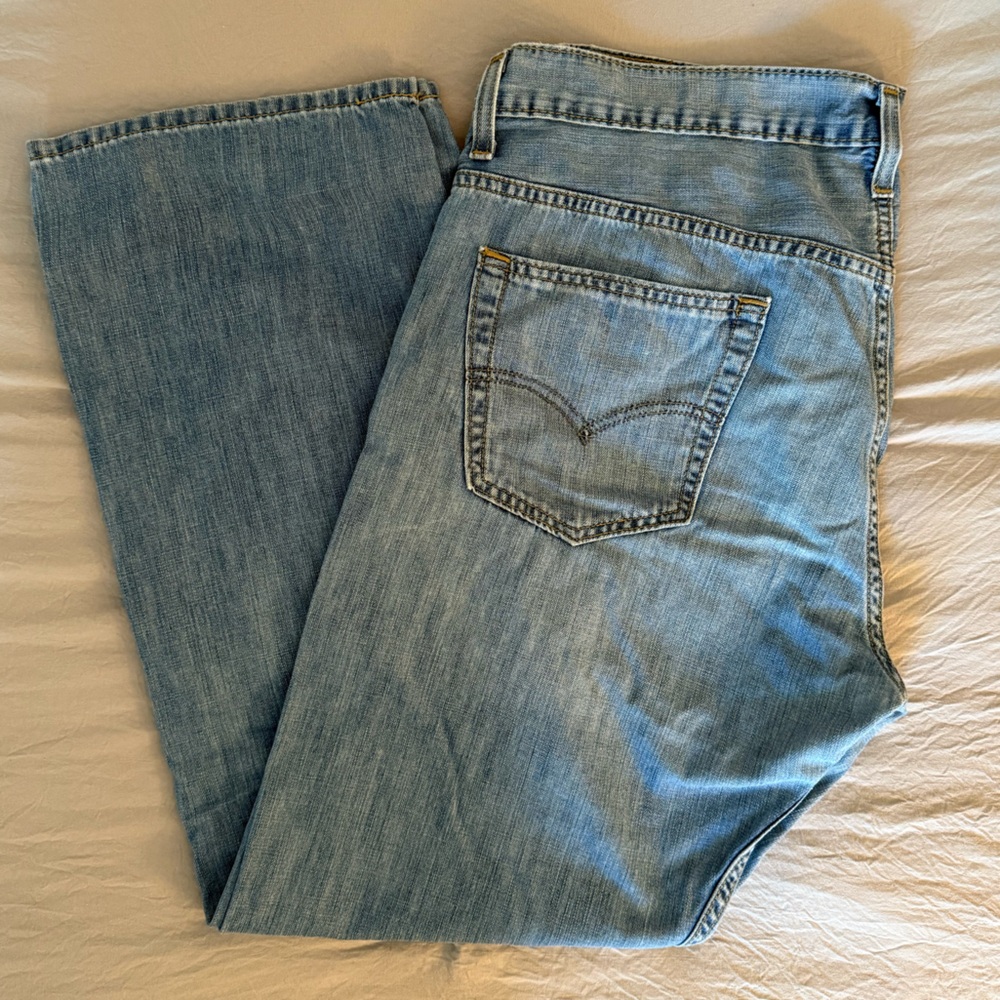 Levi's Blue Relaxed Jeans Classic Denim Style